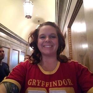 Meet your Posher, Alyssa